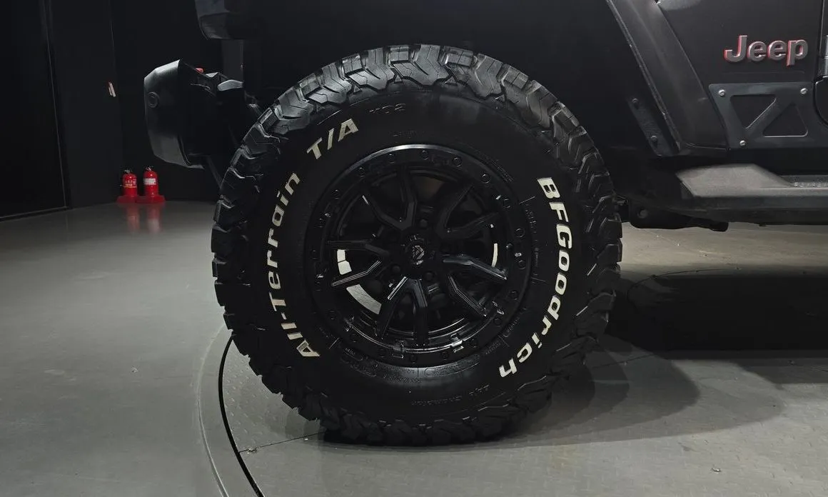 Jeep Wrangler — фото 6