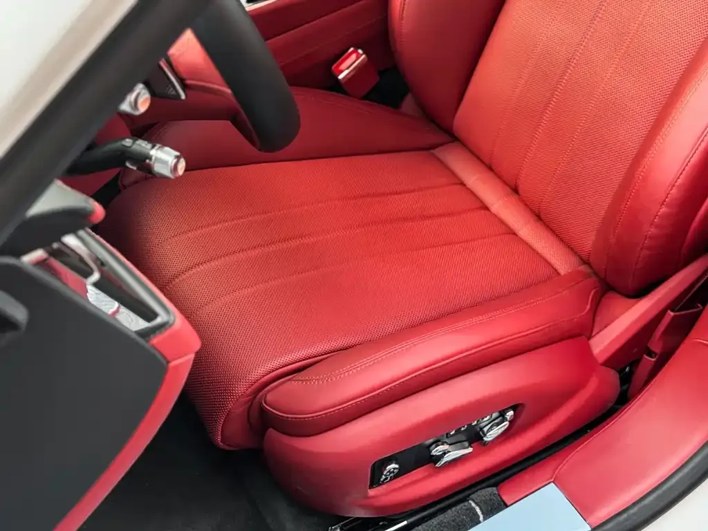 Bentley Flying Spur — фото 6