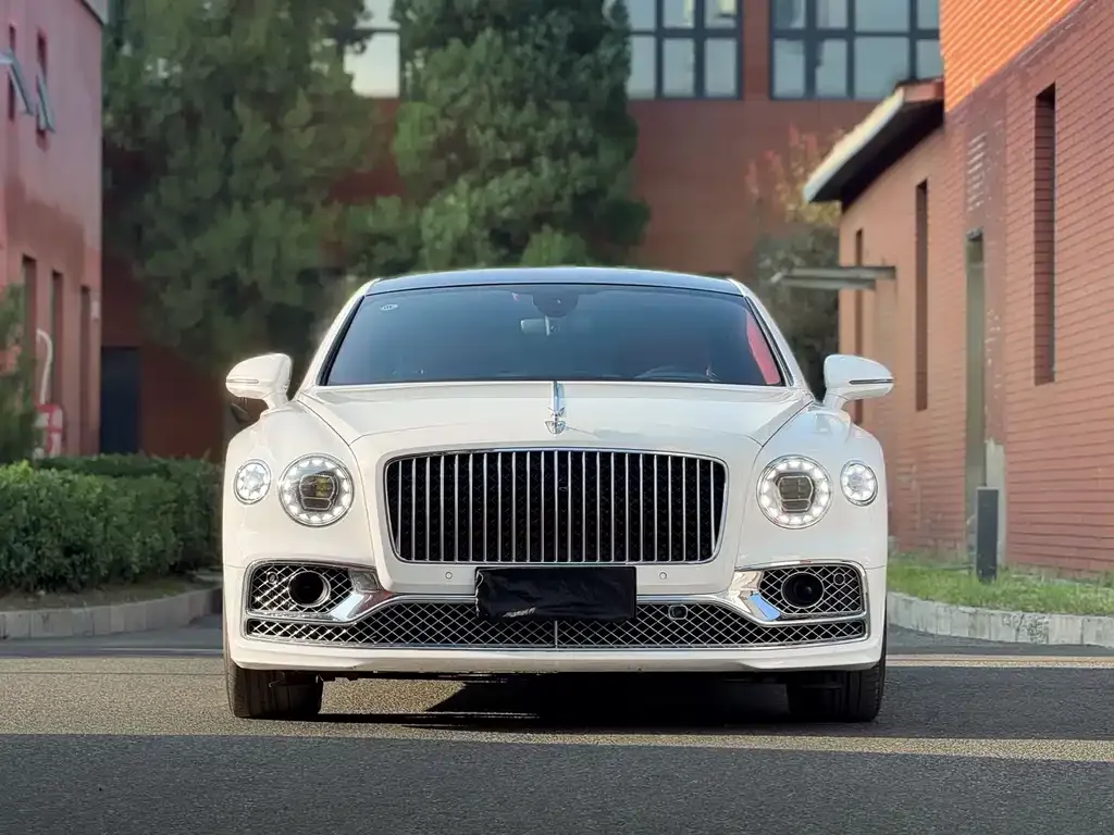 Bentley Flying Spur — фото 2