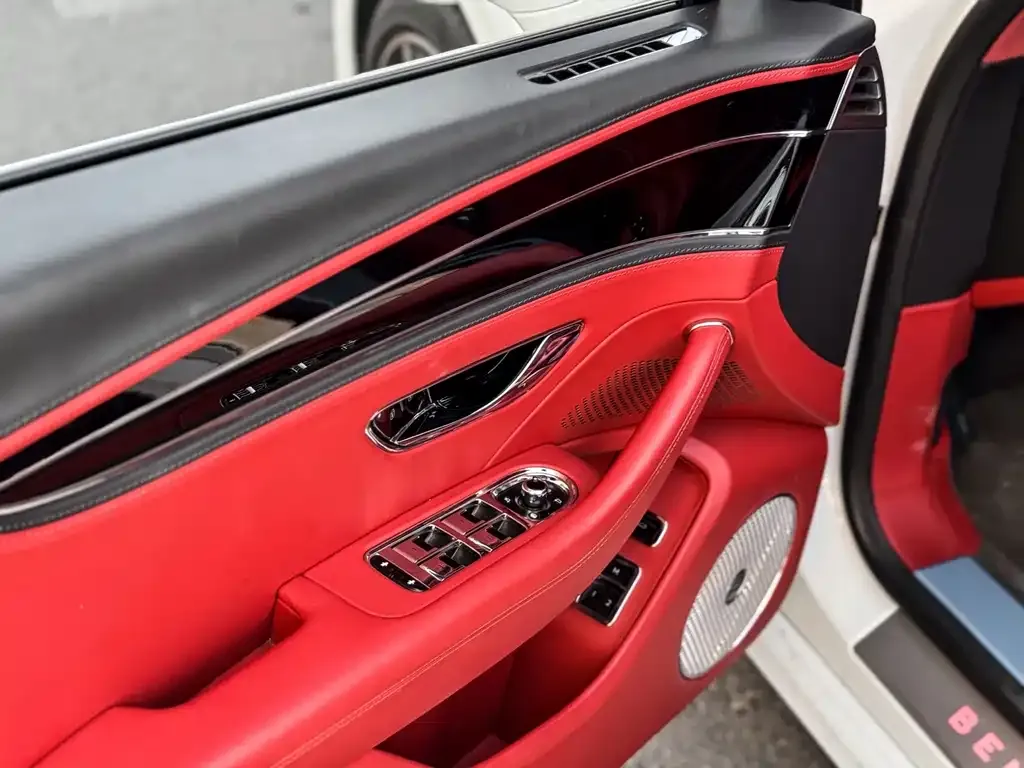 Bentley Flying Spur — фото 8