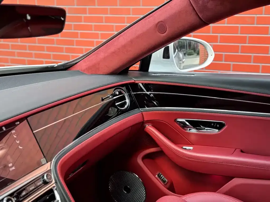 Bentley Flying Spur — фото 4