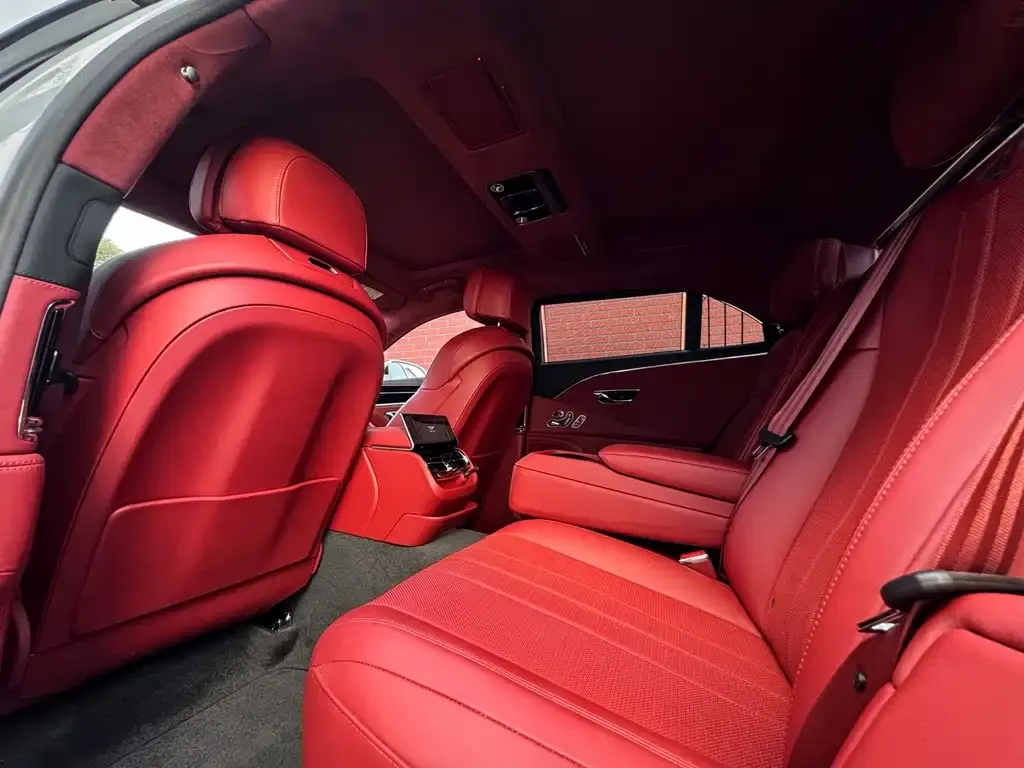 Bentley Flying Spur — фото 9