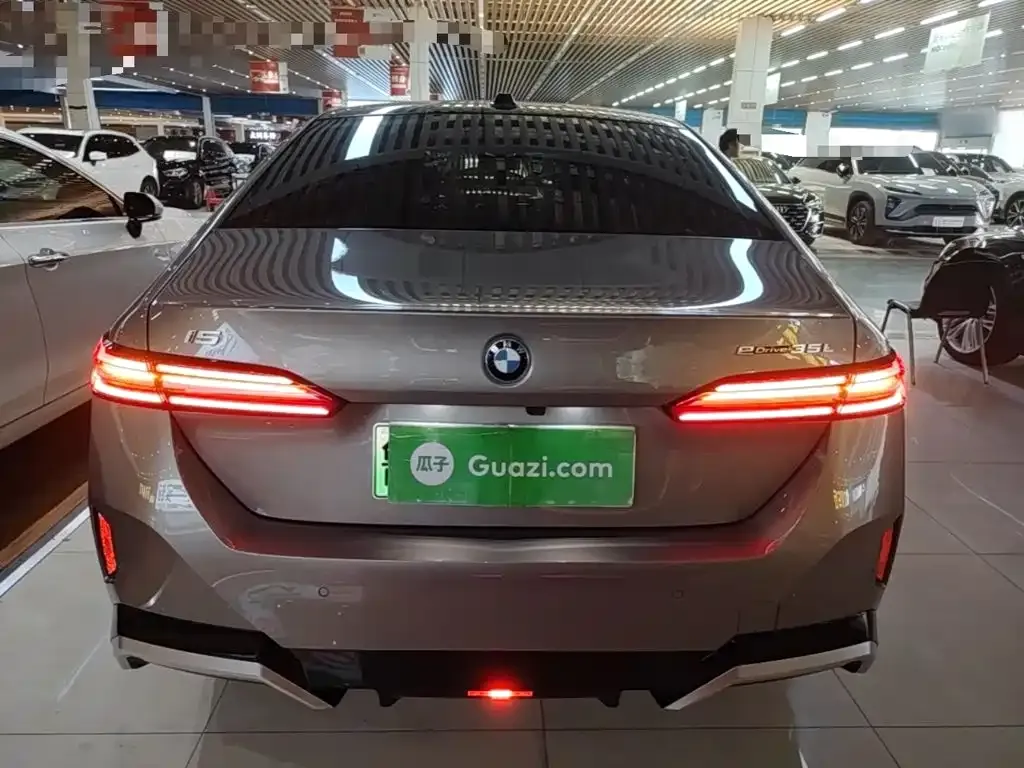 BMW i5 — фото 9