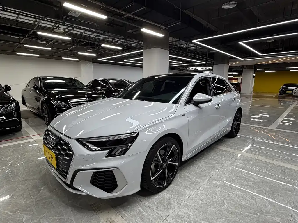 Audi A3 — фото 1