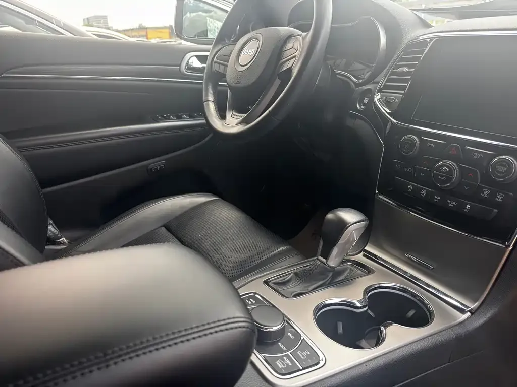 Jeep Grand Cherokee (Import) — фото 3