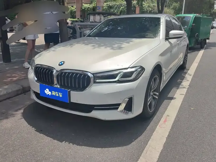 BMW 5 Series — фото 1