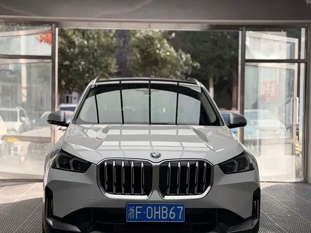 BMW X1 — фото 7