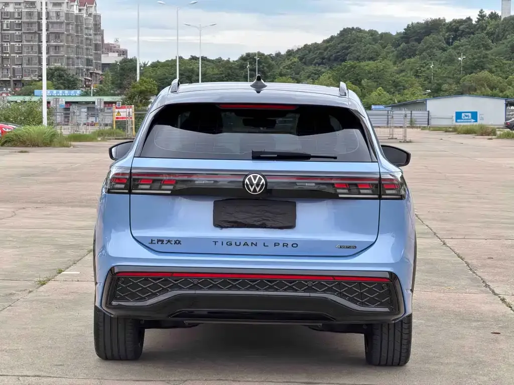 Volkswagen Tiguan L — фото 3