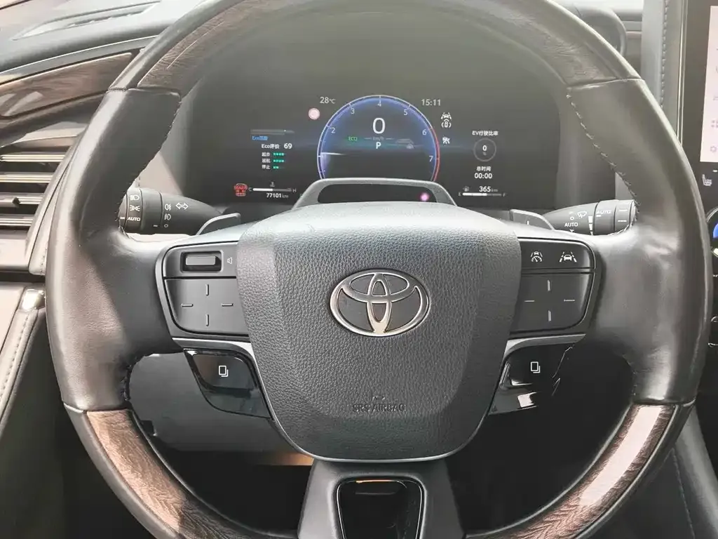 Toyota Alphard — фото 7