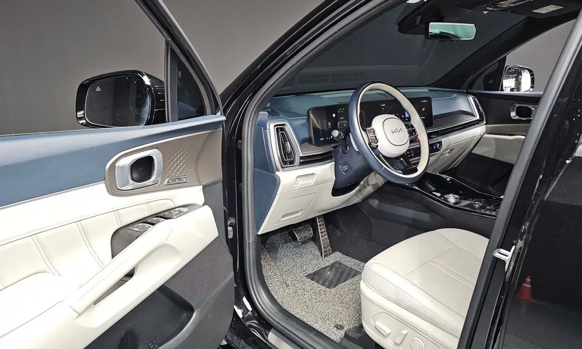 Kia Sorento — фото 7