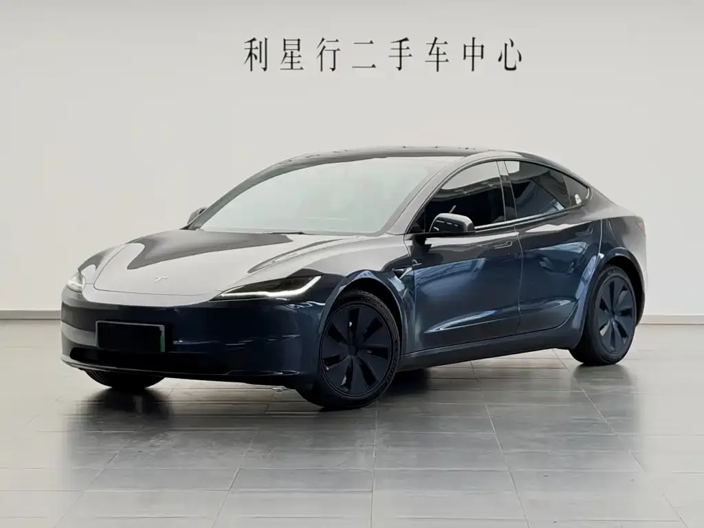 Tesla Model 3 — фото 1