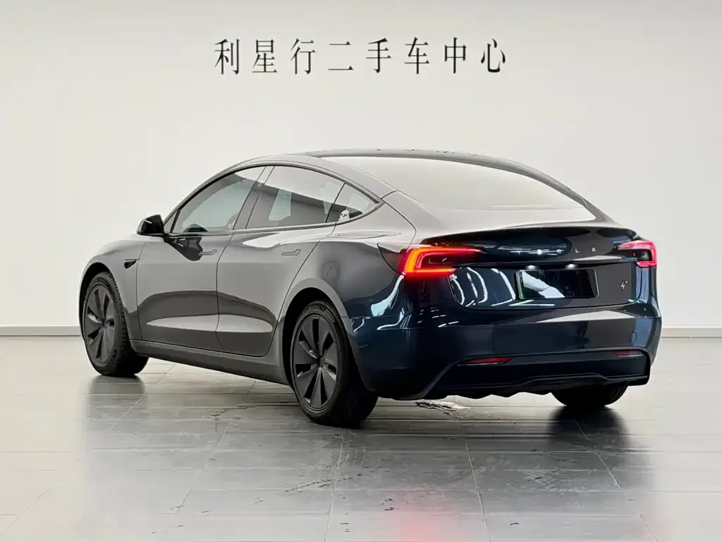 Tesla Model 3 — фото 3