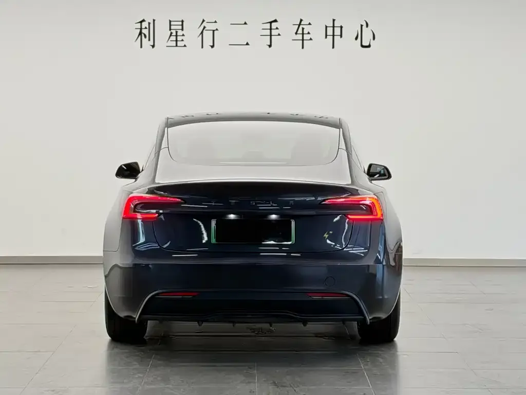 Tesla Model 3 — фото 8