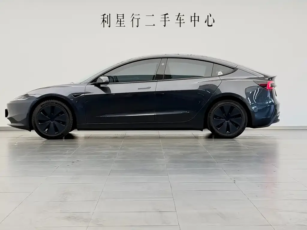 Tesla Model 3 — фото 7