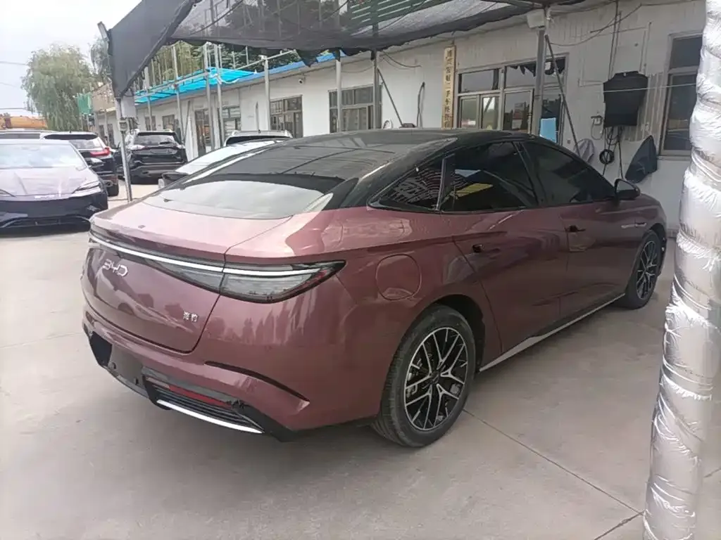 BYD Seal — фото 10