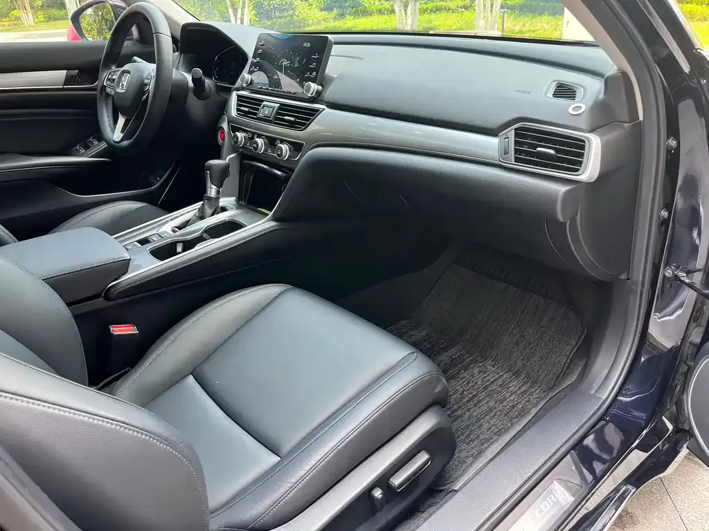 Honda Accord — фото 6