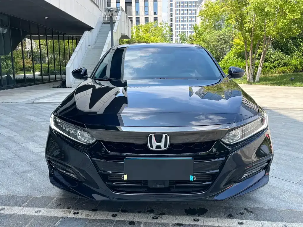Honda Accord — фото 8