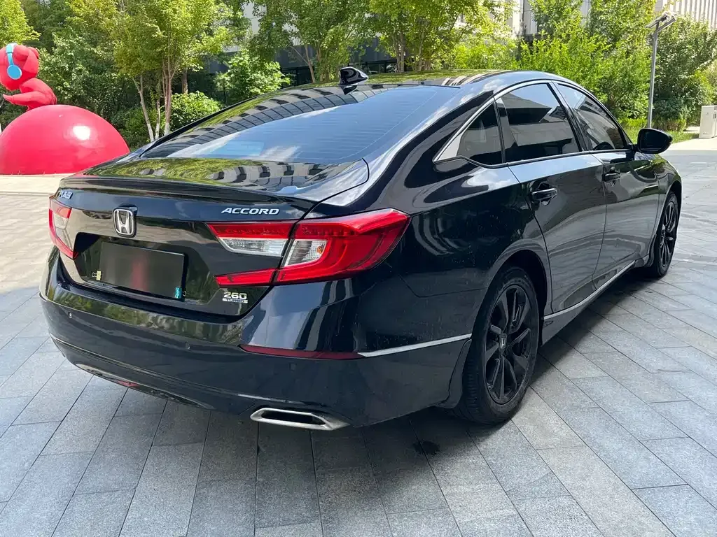 Honda Accord — фото 10