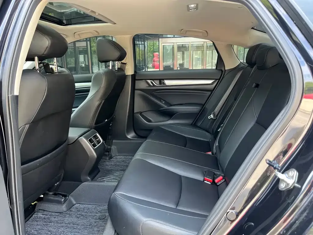 Honda Accord — фото 3