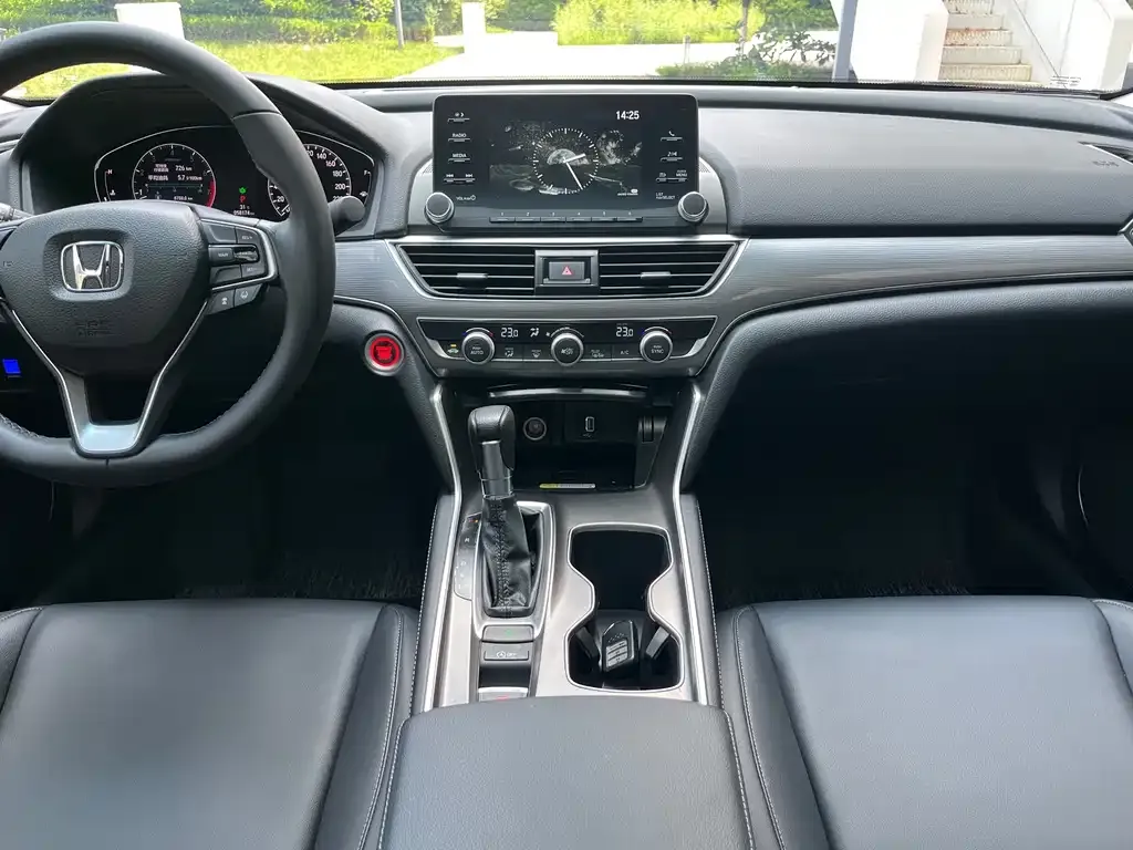 Honda Accord — фото 7