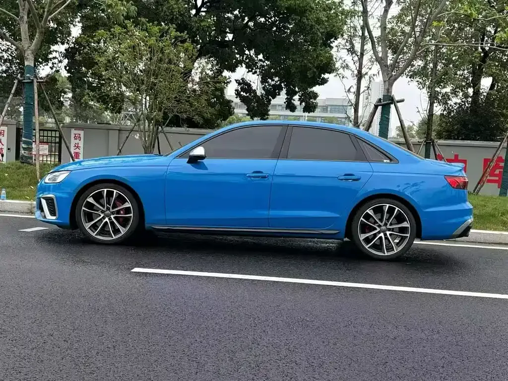 Audi S4 — фото 6