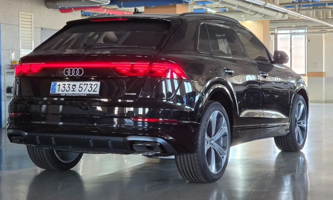 Audi Q8 — фото 8