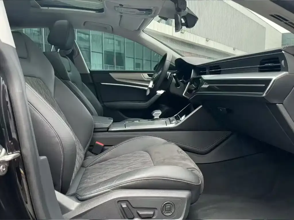 Audi A7L — фото 5