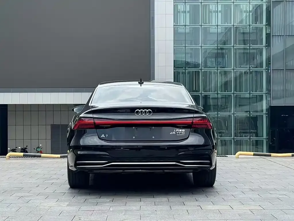 Audi A7L — фото 9