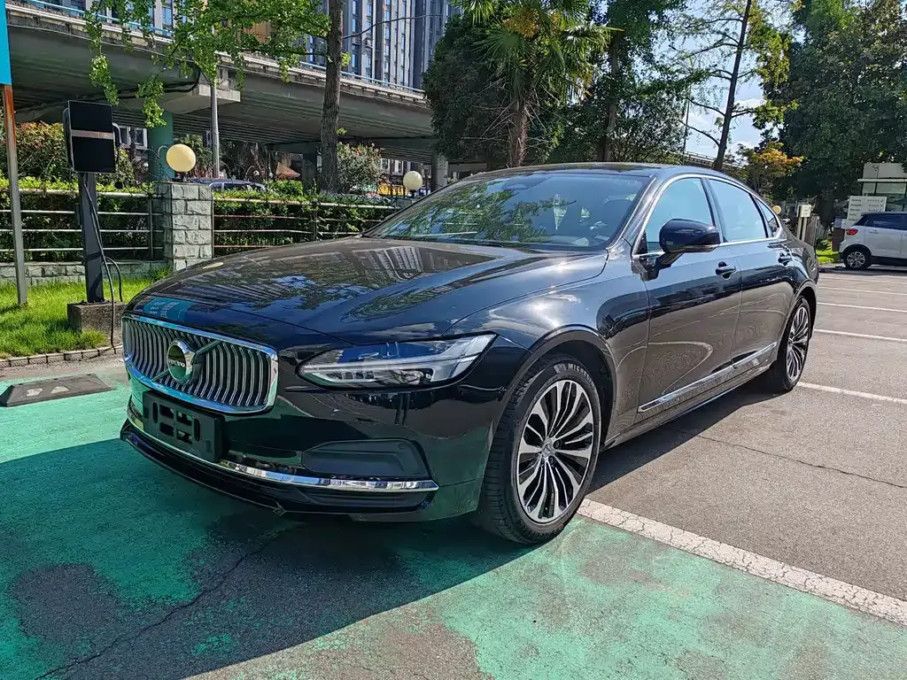 Volvo S90 — фото 1
