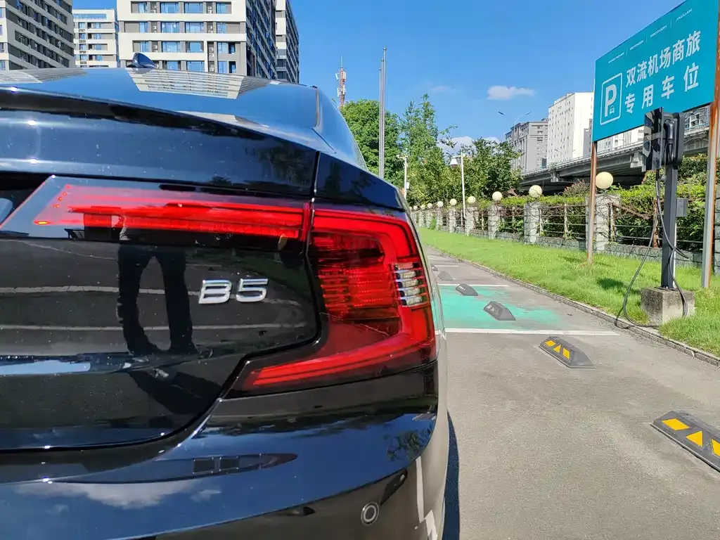 Volvo S90 — фото 10