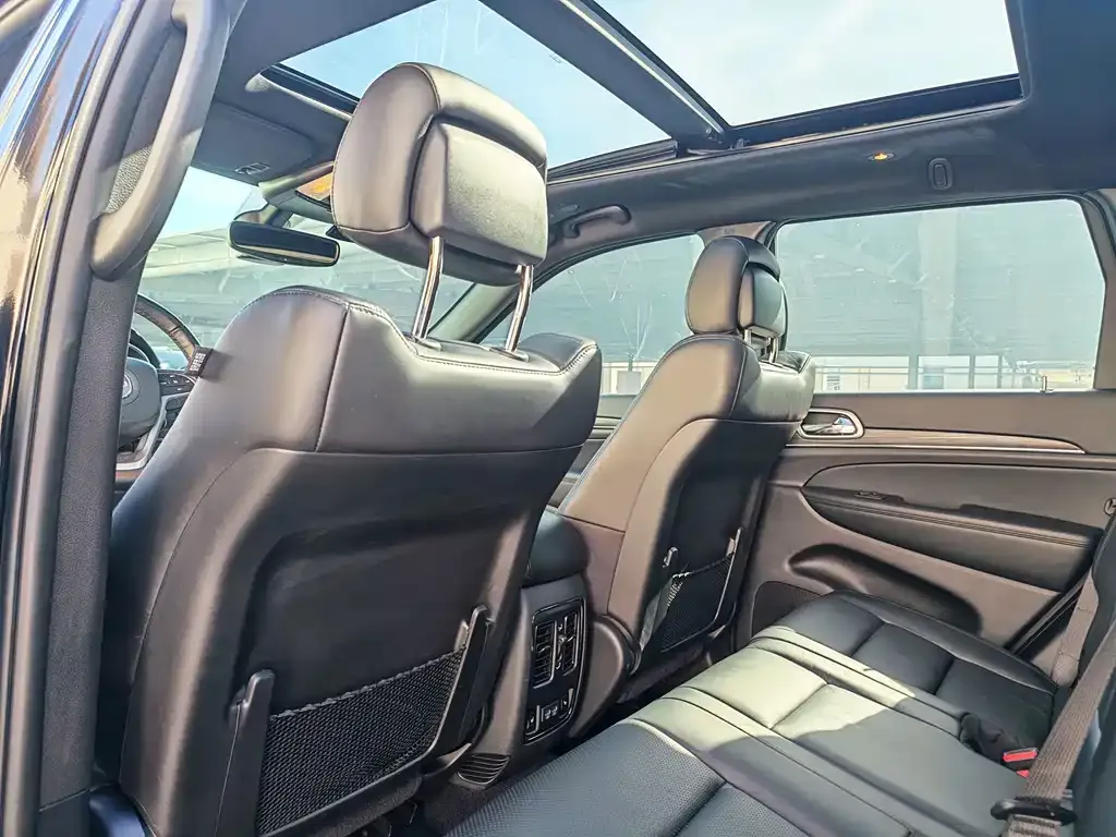 Jeep Grand Cherokee (Import) — фото 3