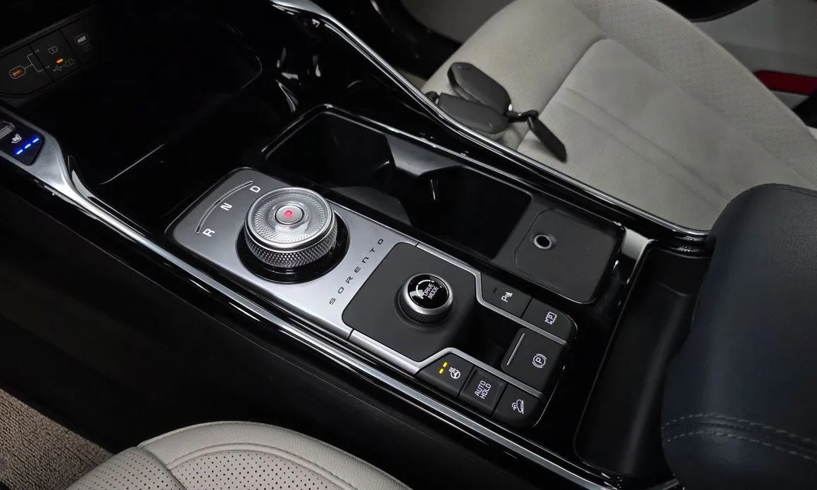 Kia Sorento — фото 9