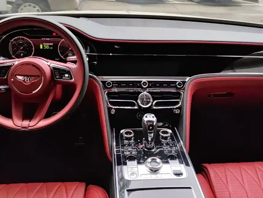 Bentley Flying Spur PHEV — фото 3