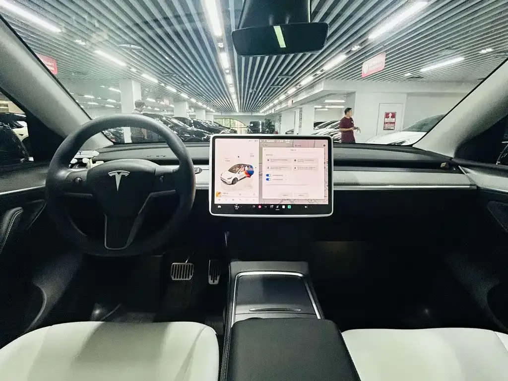 Tesla Model Y — фото 3