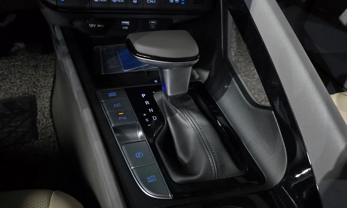 Hyundai AVANTE — фото 4
