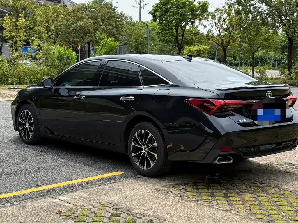 Toyota Avalon — фото 10