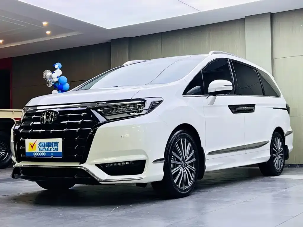 Honda Elysion — фото 1
