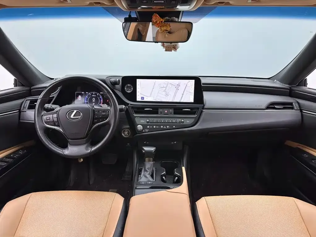 Lexus ES — фото 8