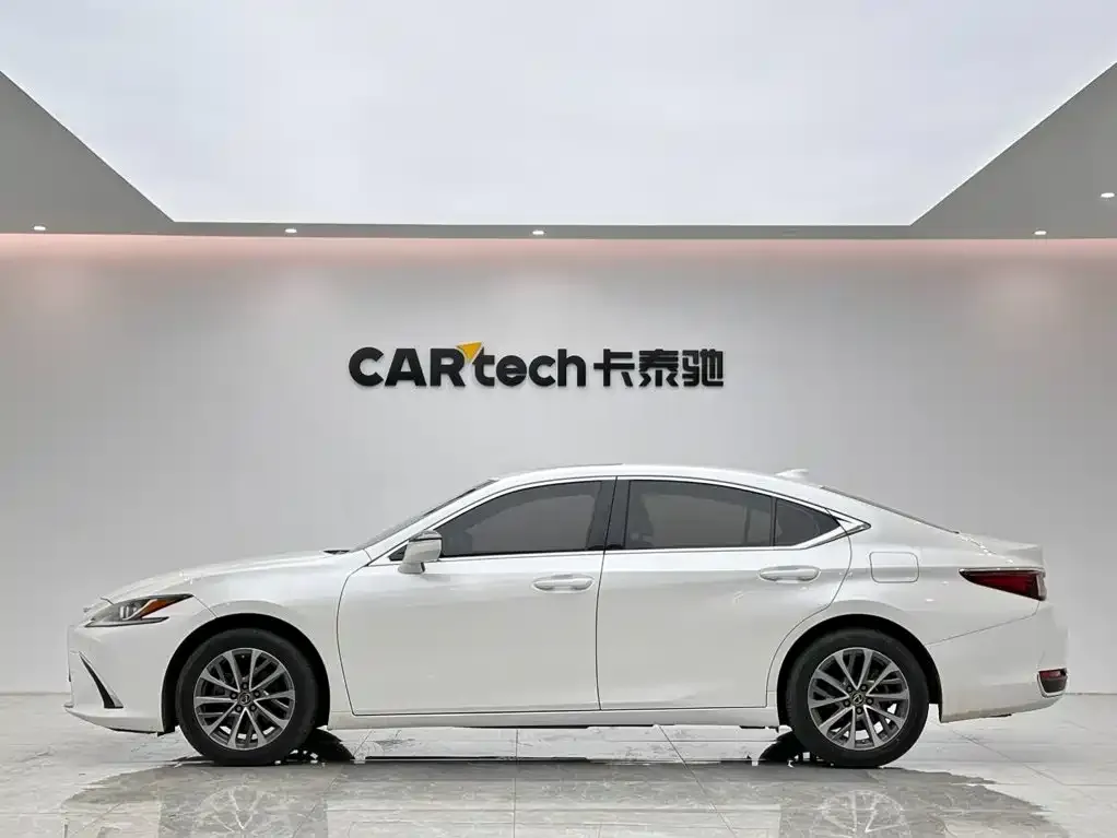Lexus ES — фото 4
