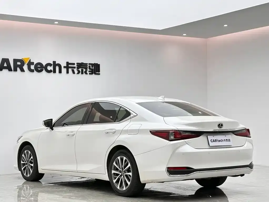 Lexus ES — фото 2