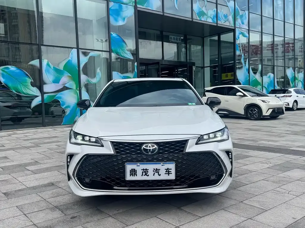 Toyota Avalon — фото 2