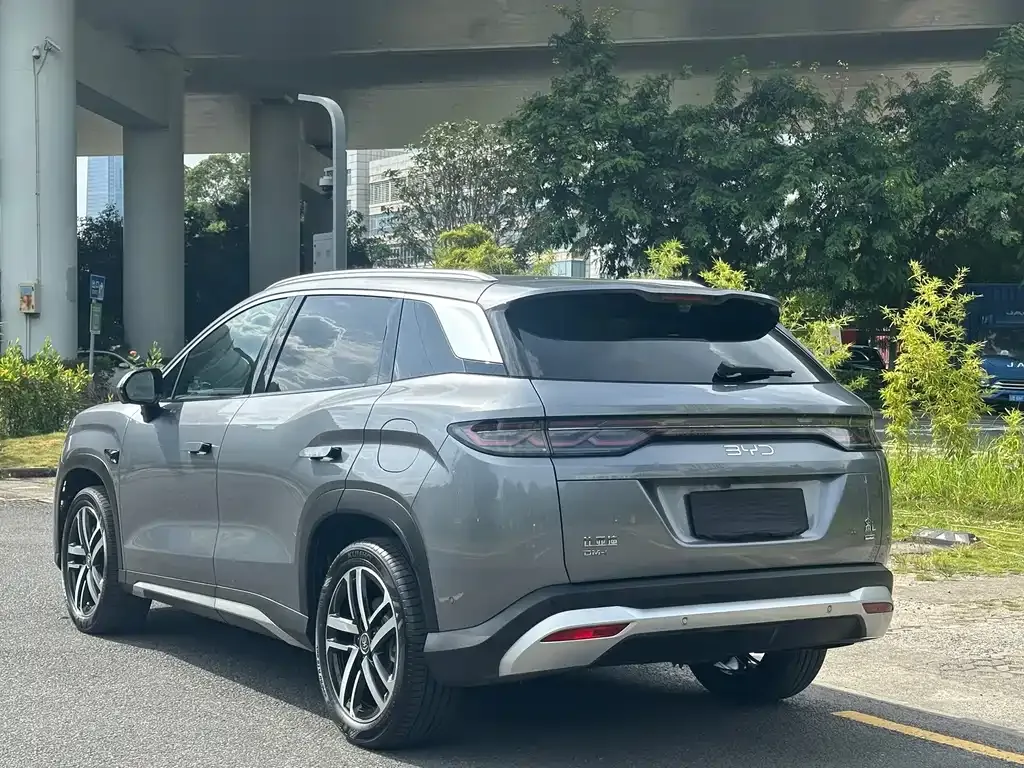BYD L DM-i — фото 10
