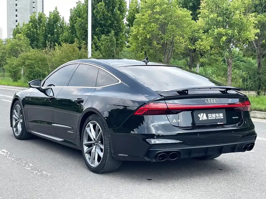 Audi A7 — фото 10