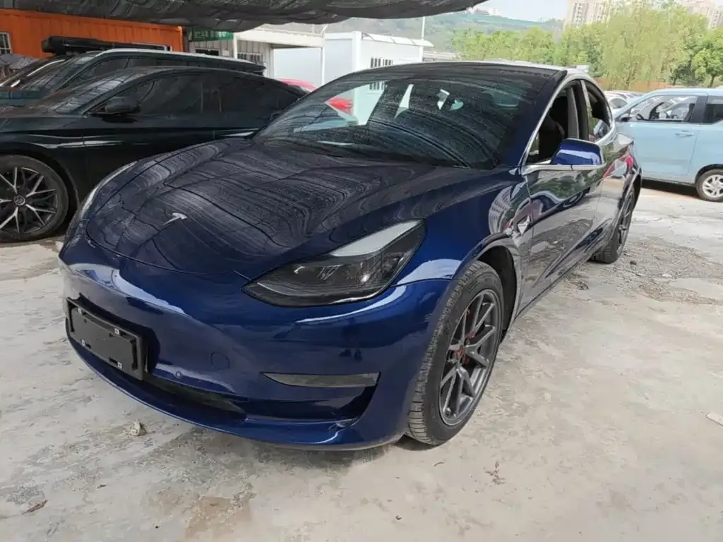Tesla Model 3 — фото 10