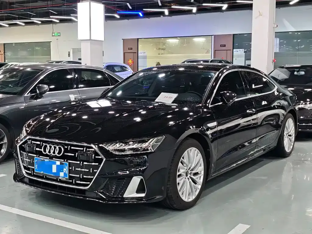 Audi A7L — фото 1