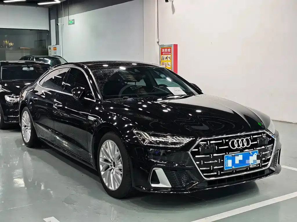 Audi A7L — фото 7