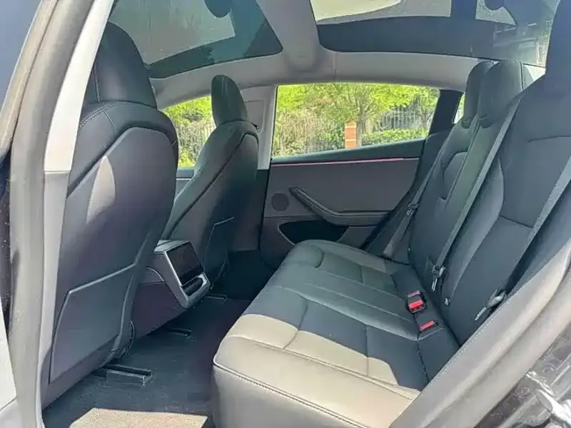 Tesla Model 3 — фото 3
