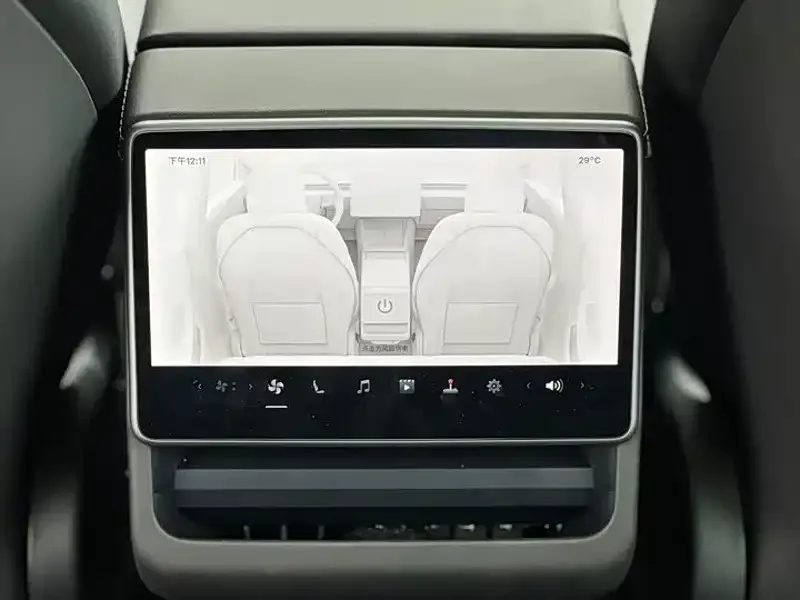 Tesla Model 3 — фото 4