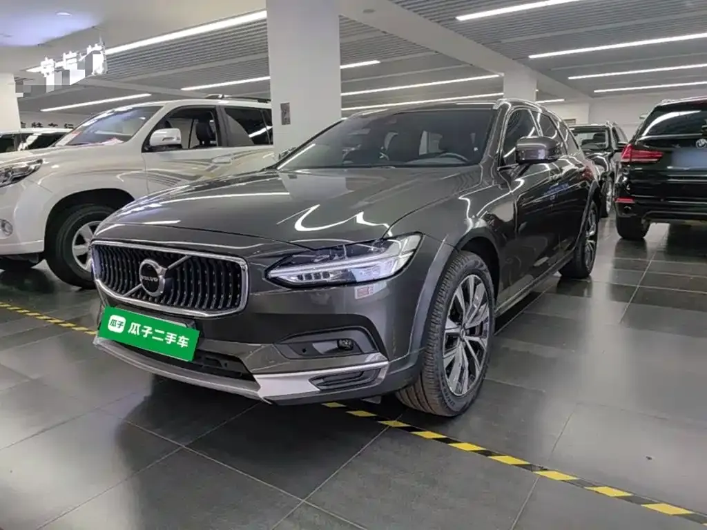 Volvo V90 — фото 1