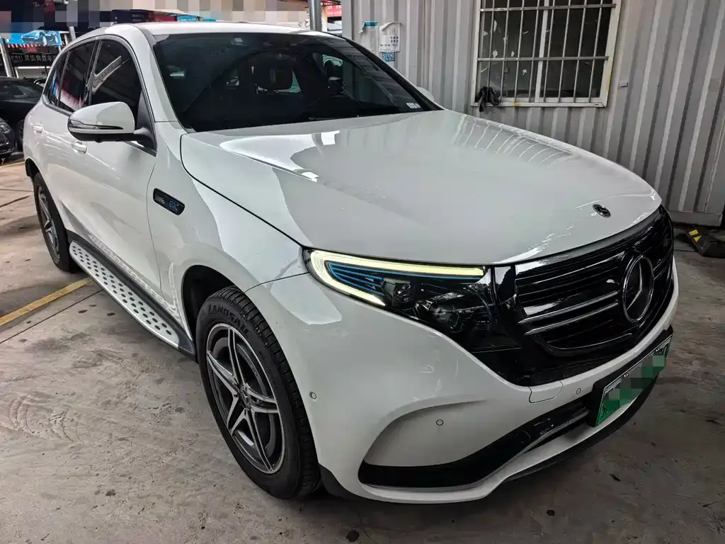 Mercedes-Benz EQC — фото 1